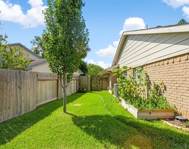 2015 Braesmeadow Lane - Photo Thumbnail 25