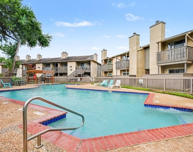1900 Bay Area Blvd Boulevard - Photo Thumbnail 21