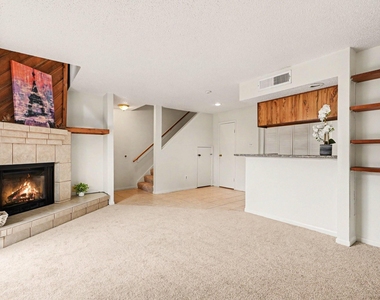 1900 Bay Area Blvd Boulevard - Photo Thumbnail 4