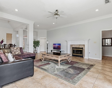 2107 Avenue K - Photo Thumbnail 8