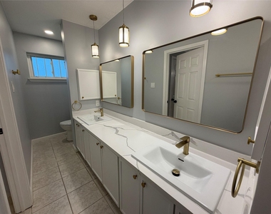 7910 Sands Point Drive - Photo Thumbnail 16