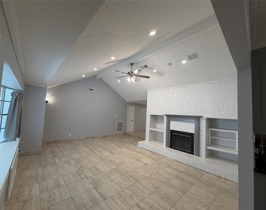 7910 Sands Point Drive - Photo Thumbnail 28