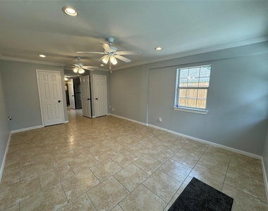 7910 Sands Point Drive - Photo Thumbnail 23