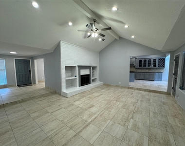 7910 Sands Point Drive - Photo Thumbnail 18