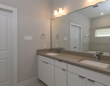 1274 N Post Oak Road - Photo Thumbnail 8