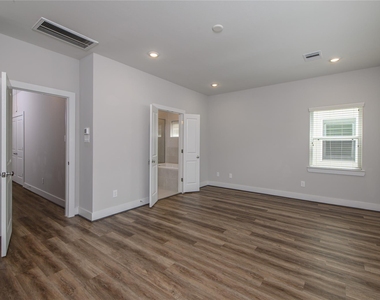 1274 N Post Oak Road - Photo Thumbnail 5