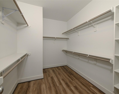 1274 N Post Oak Road - Photo Thumbnail 10