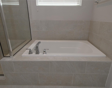 1274 N Post Oak Road - Photo Thumbnail 9