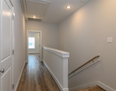 1274 N Post Oak Road - Photo Thumbnail 11