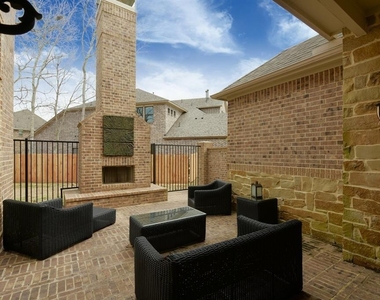 5218 Alden Springs Boulevard - Photo Thumbnail 7