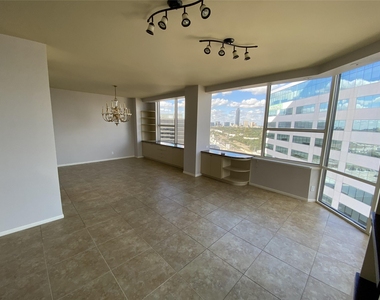14 Greenway Plaza - Photo Thumbnail 3