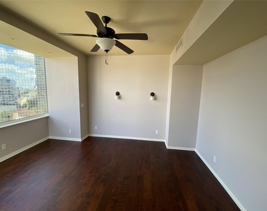 14 Greenway Plaza - Photo Thumbnail 9