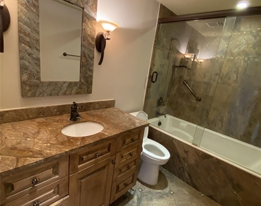 14 Greenway Plaza - Photo Thumbnail 11