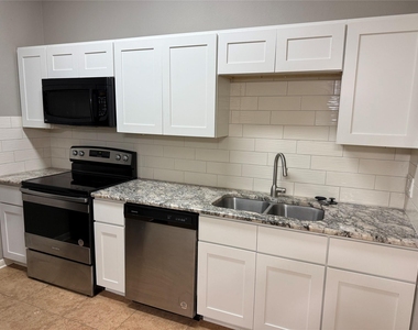 2710 Grants Lake Boulevard - Photo Thumbnail 3