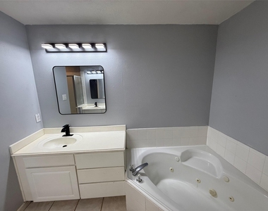 2710 Grants Lake Boulevard - Photo Thumbnail 10