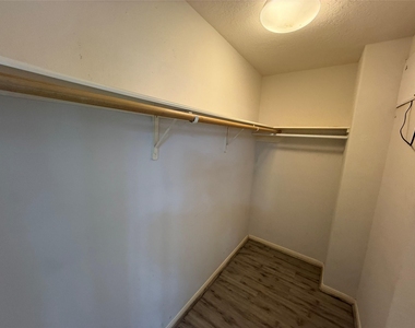 2710 Grants Lake Boulevard - Photo Thumbnail 11