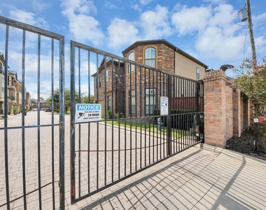 11045 Upland Forest Drive - Photo Thumbnail 29