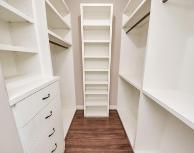 11045 Upland Forest Drive - Photo Thumbnail 24