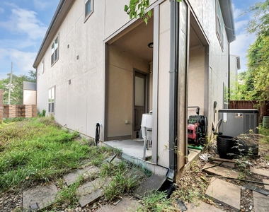 11045 Upland Forest Drive - Photo Thumbnail 31