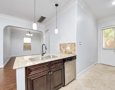11045 Upland Forest Drive - Photo Thumbnail 7