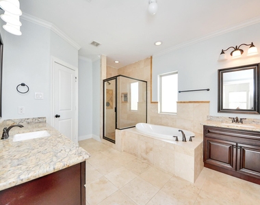 11045 Upland Forest Drive - Photo Thumbnail 21