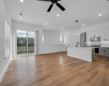 1601-426 Mustang Drive - Photo Thumbnail 5