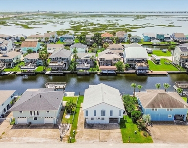 1073 Redfish Street - Photo Thumbnail 3