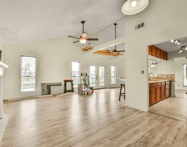 1073 Redfish Street - Photo Thumbnail 6