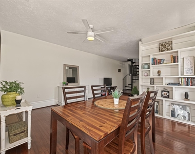 324 W Alabama Street - Photo Thumbnail 1