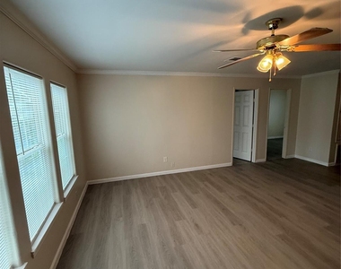 7806 Beckley - Photo Thumbnail 1