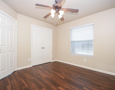 6006 Lamb Creek - Photo Thumbnail 10