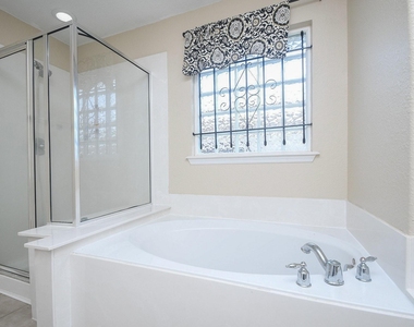 6006 Lamb Creek - Photo Thumbnail 7