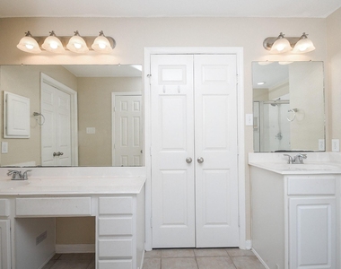 6006 Lamb Creek - Photo Thumbnail 8