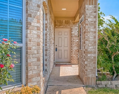 19223 Brook Village Road - Photo Thumbnail 7