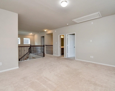 5443 Grand View Drive - Photo Thumbnail 11