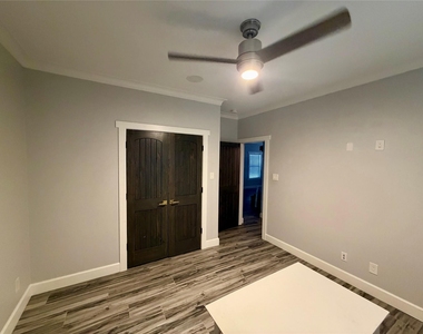 1914 Elysian Street - Photo Thumbnail 17