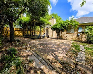 3102 E Heatherock Circle - Photo Thumbnail 18