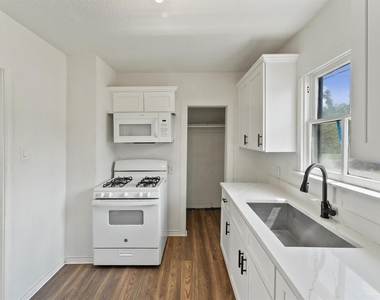 3019 Florida Street - Photo Thumbnail 9