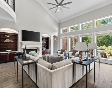 110 S Veilwood Circle - Photo Thumbnail 16