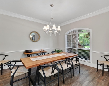 110 S Veilwood Circle - Photo Thumbnail 6
