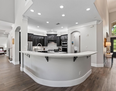110 S Veilwood Circle - Photo Thumbnail 10