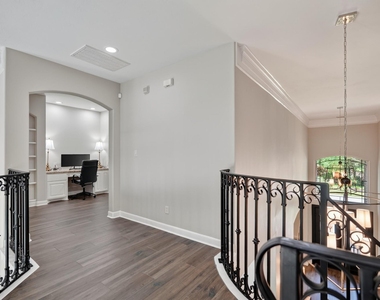 110 S Veilwood Circle - Photo Thumbnail 37