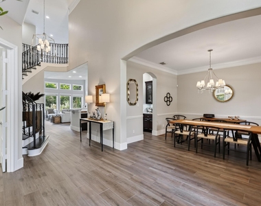 110 S Veilwood Circle - Photo Thumbnail 5