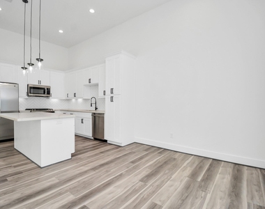 1507 Robin Street - Photo Thumbnail 14