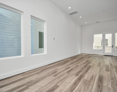 1507 Robin Street - Photo Thumbnail 17