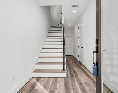 1507 Robin Street - Photo Thumbnail 3