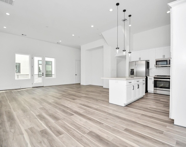 1507 Robin Street - Photo Thumbnail 15