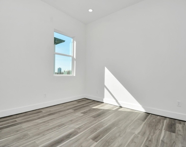 1507 Robin Street - Photo Thumbnail 33
