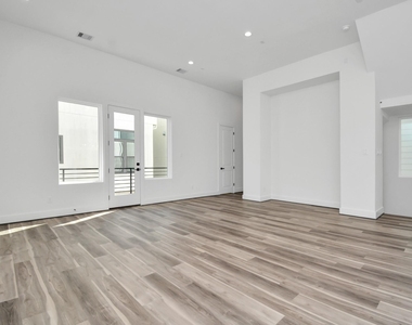 1507 Robin Street - Photo Thumbnail 37