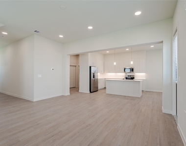 22014 Lesley Grove Lane - Photo Thumbnail 10